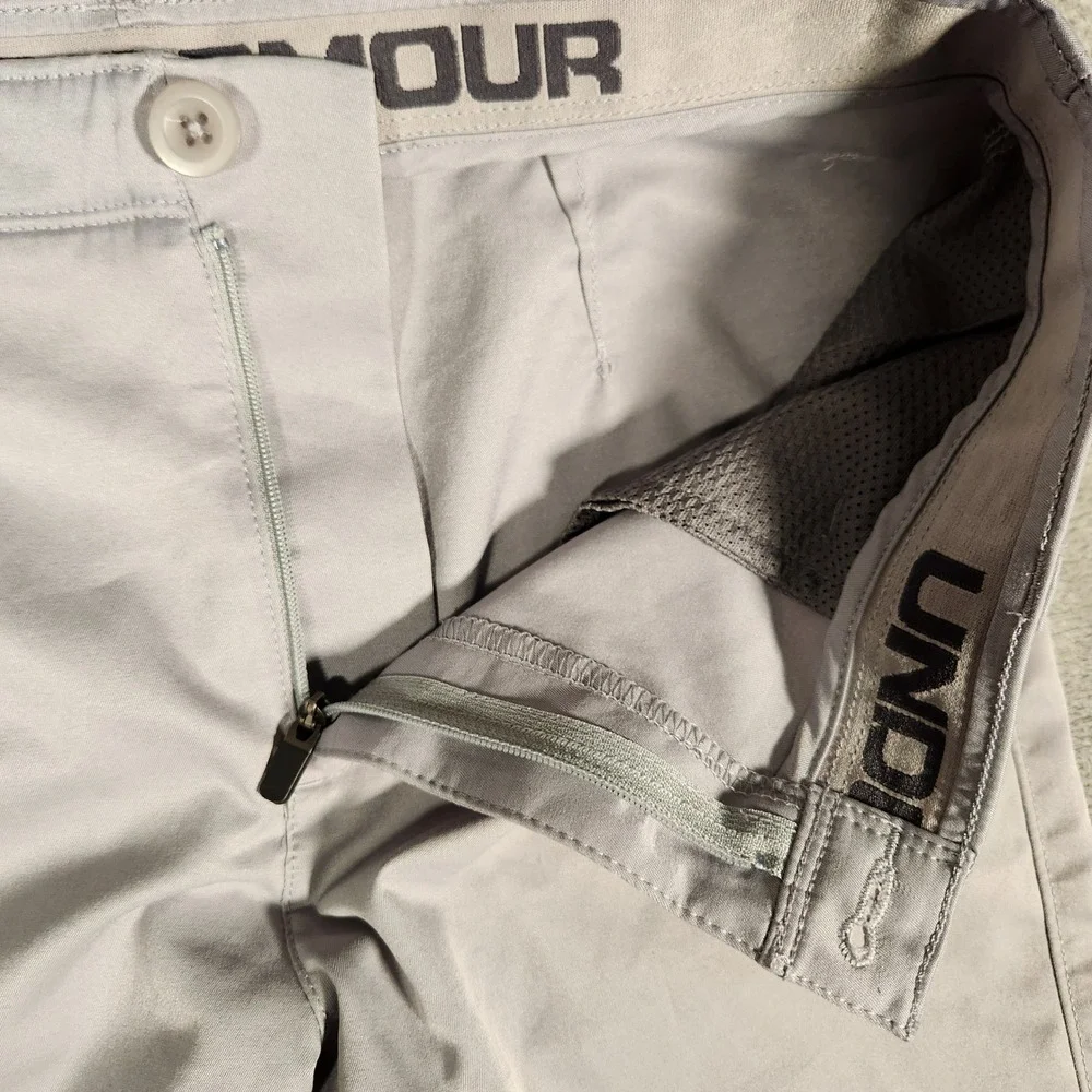 Under Armour‎ Golf Shorts Men's 16 Gray Style 1290349 Loose Fit